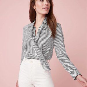 Long Sleeve Black and White Striped Untuckit Shirt - M